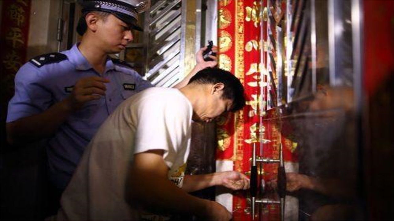 宿迁请开锁师傅开了锁后，师傅为什么一般都不进门，就算主人请也不进去？